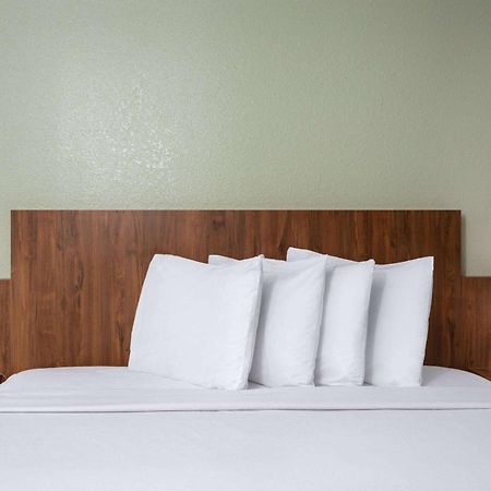 Hotel Ramada By Wyndham Altamonte Springs Near I-4 Exterior foto