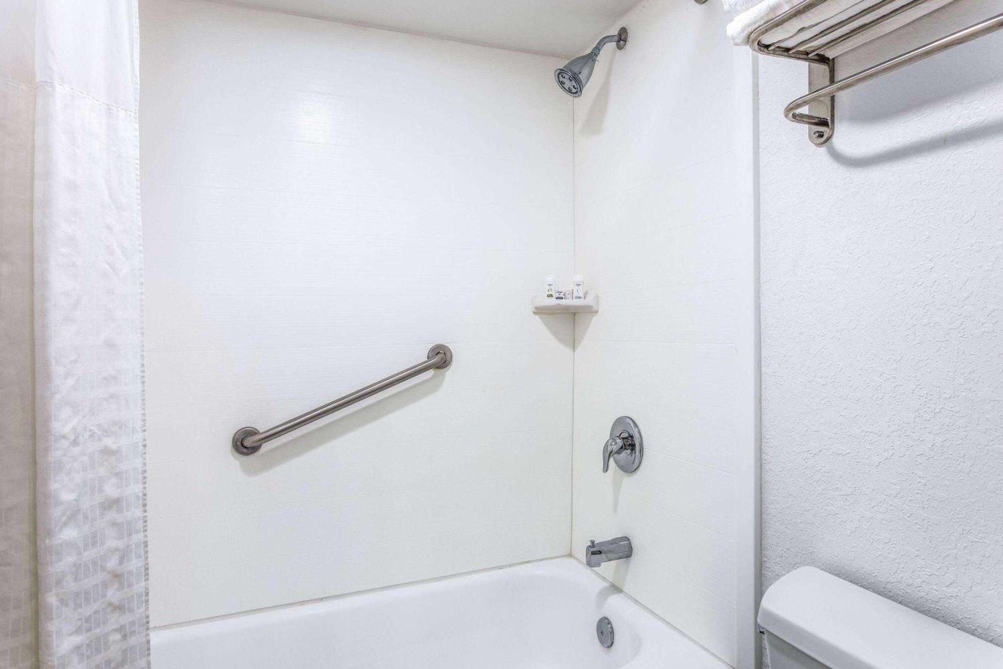 Hotel Ramada By Wyndham Altamonte Springs Near I-4 Exterior foto