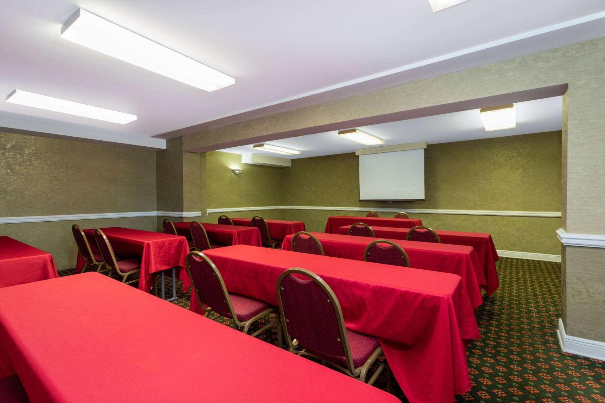 Hotel Ramada By Wyndham Altamonte Springs Near I-4 Exterior foto